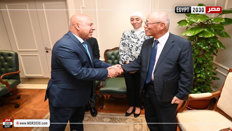 وزير الصناعة والنقل 