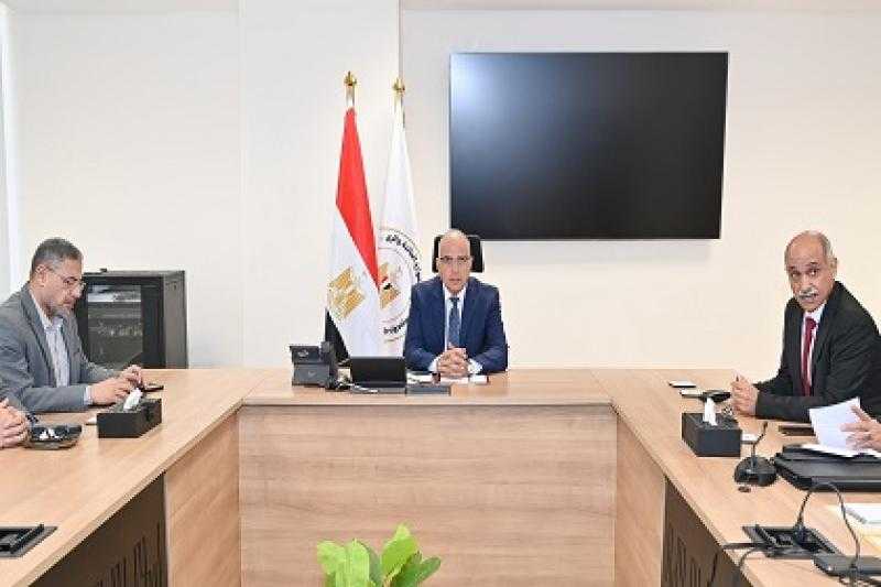 وزير الري يتابع أعمال تطوير منظومة المراقبة والتشغيل بالسد العالي وصيانة خزان أسوان