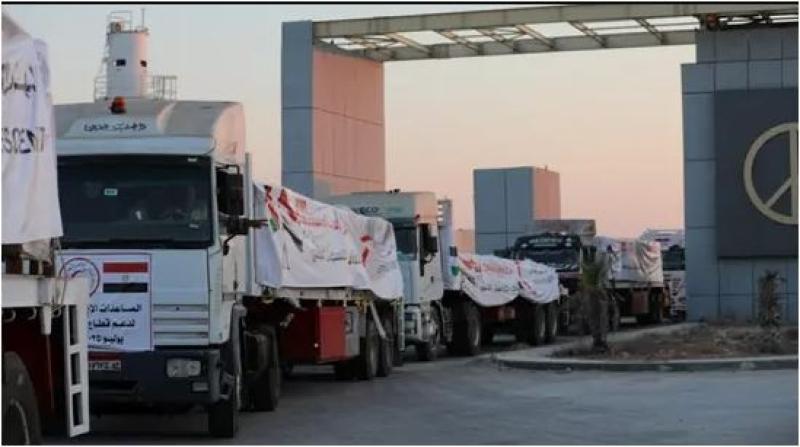 استمرار تدفق المساعدات والوقود من مصر إلى غزة عبر معبر رفح