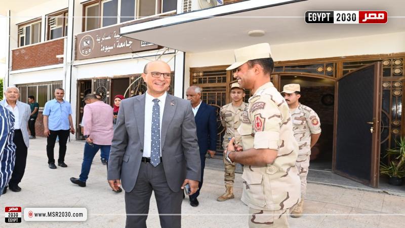 رئيس جامعة أسيوط 