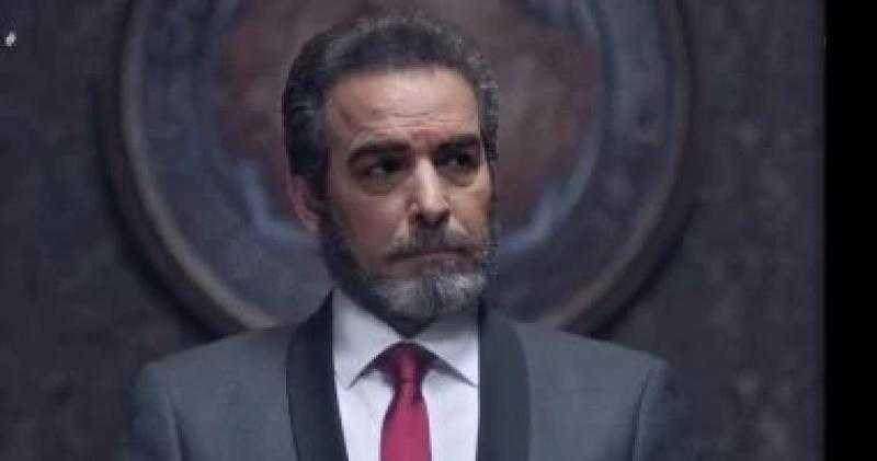 أحمد عبد العزيز يوضح حقيقة فيديو ”رفض مصافحته لمعجب” ويكشف كواليس الموقف