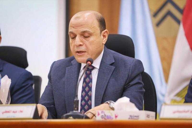 محافظ كفرالشيخ: إجراء الفحوصات الطبية لـ 1080 مواطنًا خلال قافلة طبية مجانية بقرية السيد البدوي بمطوبس