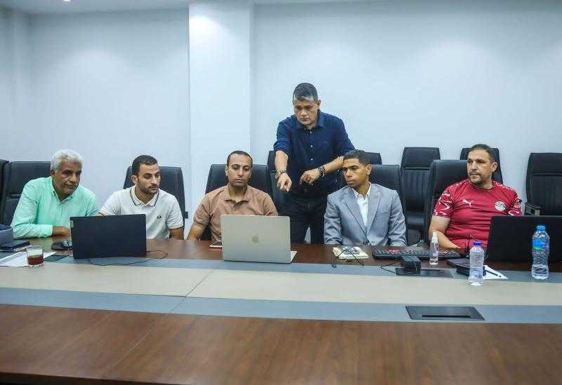 أوسكار رويز يجتمع بـ4 حكام لمراجعة قرارات الجولة الأولى من دوري نايل