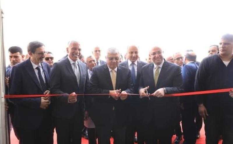 وزير التعليم العالي يفتتح المجمع الطبي لمؤسسة ”تعليم” بمحافظة بني سويف