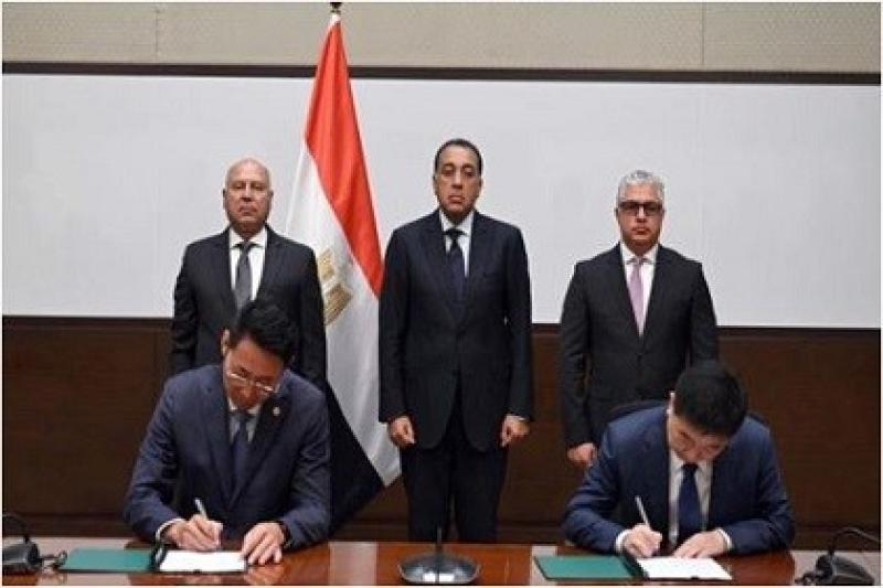 رئيس الوزراء يشهد توقيع عقد إنشاء مصنع مجموعة سايلون الصينية للإطارات بـ ”اقتصادية قناة السويس”