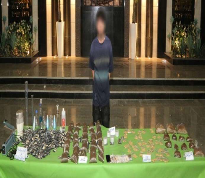 المتهم بحوزة مخدرات 