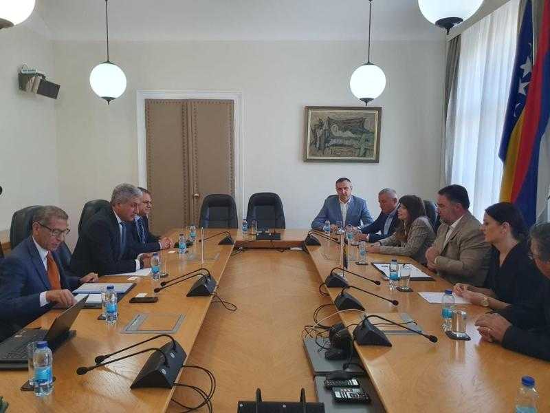 وزير السياحة والآثار يوقع مذكرة تفاهم مع البوسنة والهرسك لتعزيز التعاون