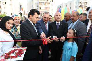 وزير الشباب والرياضة ومحافظ القاهرة ورئيس صندوق التنمية يفتتحوا حمام سباحة نصف اوليمبي بمركز التنمية الشبابية بالاسمرات