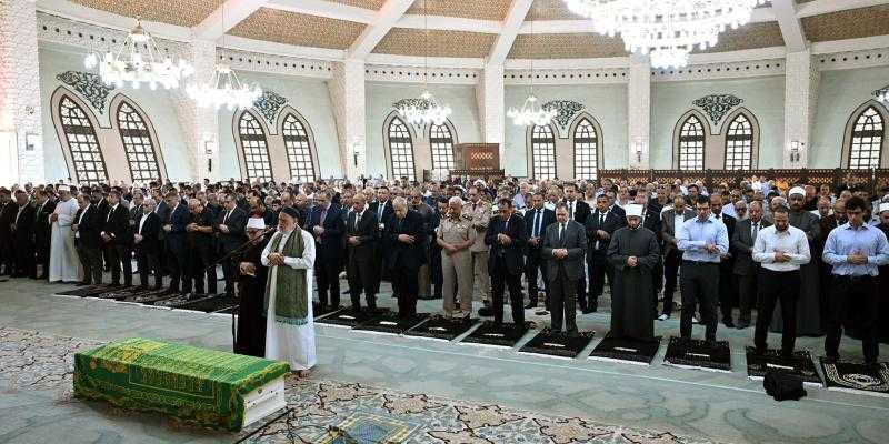 رئيس الوزراء يؤدي صلاة الجنازة على الدكتور علي المصيلحي بمسجد الشرطة