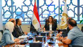وزيرة البيئة تستعرض جهود التفتيش والالتزام البيئي ومؤشرات الأداء والمتابعة الدورية الميدانية للمنشآت بمختلف قطاعاتها