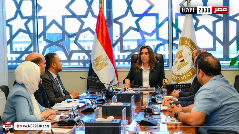 وزيرة البيئة 