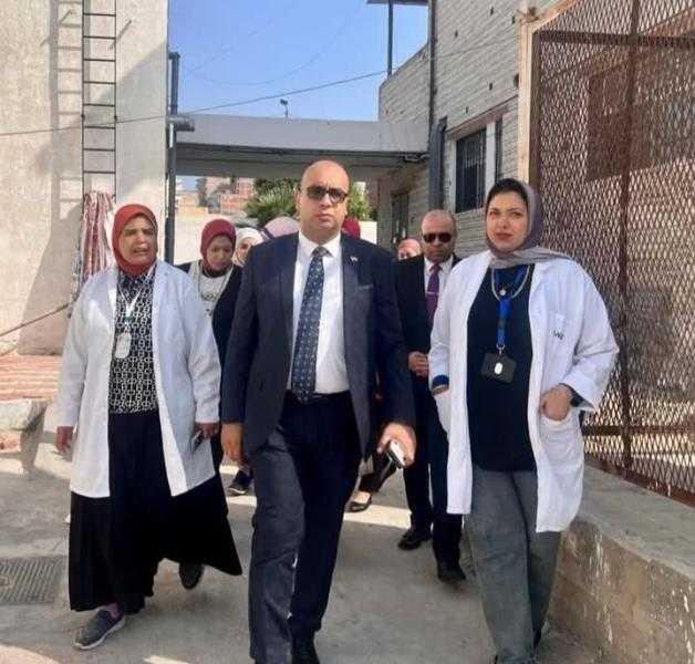 وكيل وزارة الصحة بالإسكندرية يتفقد عدد من المنشآت الصحية العلاجية بمنطقة غرب الطبية
