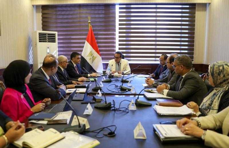وزير الصحة يستقبل رئيس هيئة الشراء الموحد وقيادات شركة جريفلز إيجيبت لبحث تعزيز التعاون وتوطين صناعة مشتقات البلازما