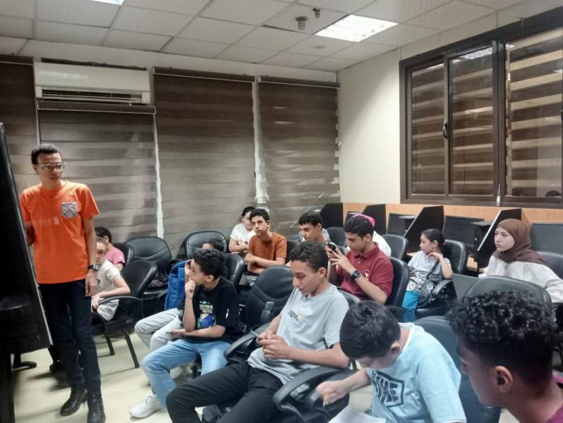 مكتبة مصر العامة بأسيوط 