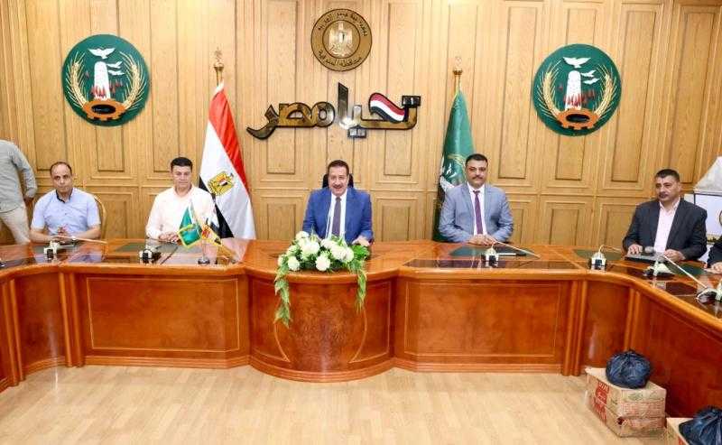 محافظ المنوفية يوزع مساعدات مالية وعينية لــ  55 حالة إنسانية بقيمة تقارب نصف مليون جنيه