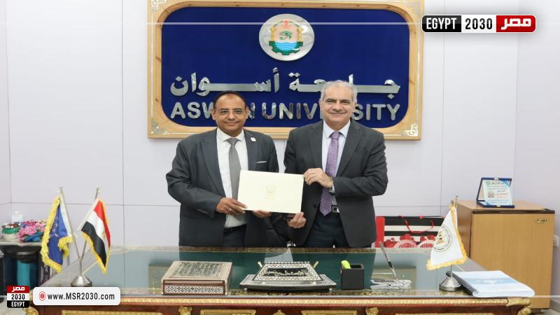 رئيس جامعة أسوان 