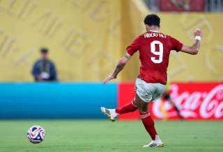 عاجل| أزمة جديدة في انتقال وسام أبو علي من الأهلي لـ كولومبوس كرو الأمريكي