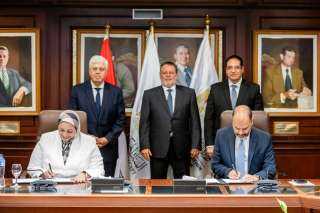 محافظ البنك المركزي ووزير التعليم العالي يشهدان مراسم توقيع اتفاقيتي شراكة بين المعهد المصرفي وجامعتي القاهرة وسوهاج