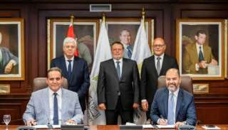 محافظ البنك المركزي ووزير التعليم العالي يشهدان توقيع اتفاقيتي شراكة ضمن برنامج شهادة البكالوريوس في العلوم المصرفية