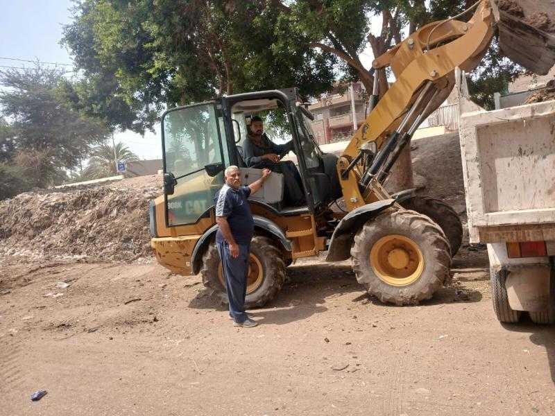 محافظ أسيوط: رفع 181 طن قمامة ومخلفات بقرى ومدينة صدفا