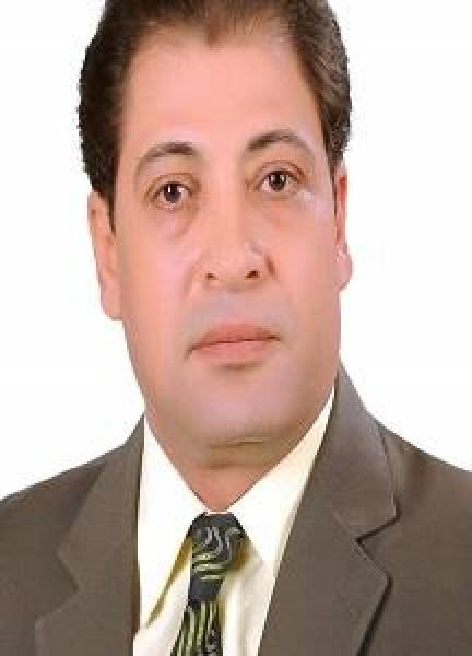 الدكتور طارق لطفي 