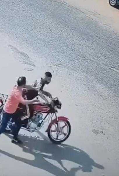 الشرطة تضبط لص حاول سرقة شاب وترويعه بالسلاح في القاهرة