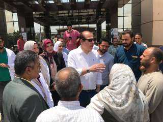 نائب وزير الصحة يتفقد المنشآت الطبية بمحافظة المنيا ويحدد مهلة 45 يومًا لمعالجة السلبيات