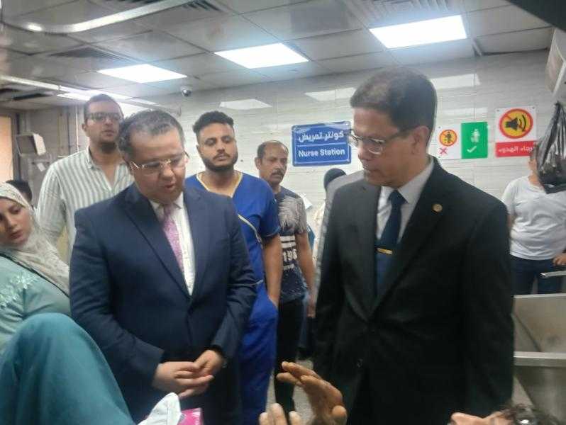 رئيس جامعة بنها يتفقد المستشفى الجامعي للاطمئنان على الخدمة الطبية المقدمة للمرضى