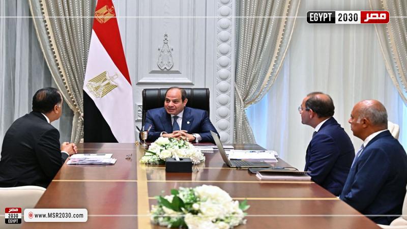  الرئيس عبد الفتاح السيسي خلال اجتماعه مع الدكتور مصطفى مدبولي وأحمد كجوك وزير المالية