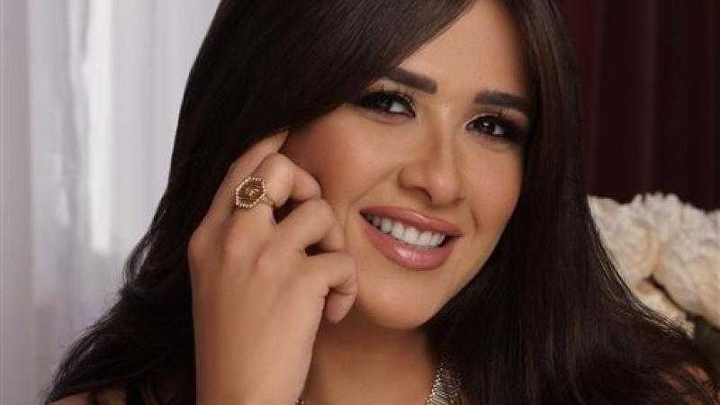 ياسمين عبدالعزيز تعلن عن مشاركتها مع أحمد سعد في عمل جديد