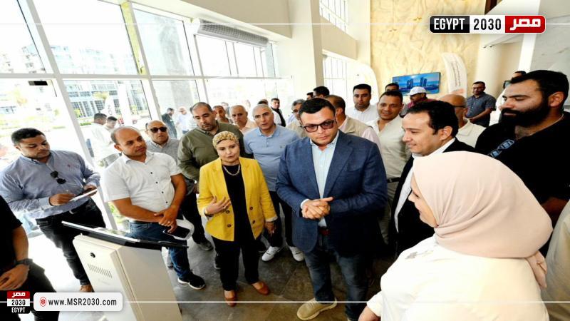 وزير الإسكان يشهد بدء التشغيل التجريبي لمركز خدمات هيئة المجتمعات العمرانية الجديدة