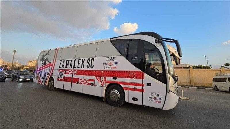 حافلة الزمالك تصل استاد القاهرة استعدادًا لمواجهة المقاولون في الدوري الممتاز
