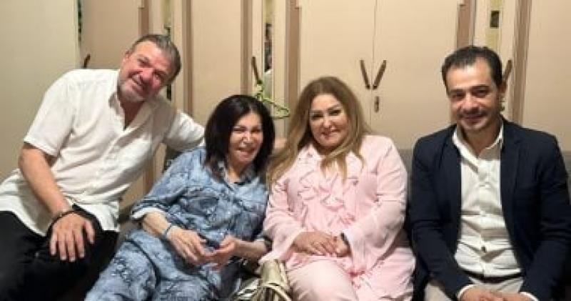 زيارة وفد من وزارة الثقافة ونقابة المهن التمثيلية لنجوى فؤاد