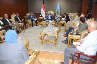 محافظ الغربية يجتمع برؤساء المراكز والمدن والأحياء عقب اجتماع مجلس المحافظين لتنفيذ تكليفات الحكومة بشأن الإيجار القديم وإزالة التعديات