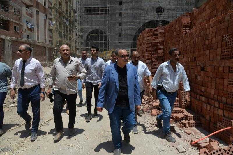 محافظ أسيوط يتفقد أعمال إنشاء مدرسة المحبة ويؤكد التوسع في الأبنية التعليمية أولوية لتخفيف الكثافات