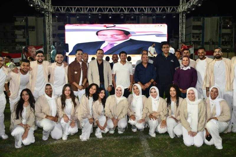 وزير الشباب ومحافظ بورسعيد يشاركان ثاني حفلات ”ليالي بشبابها” الصيفية