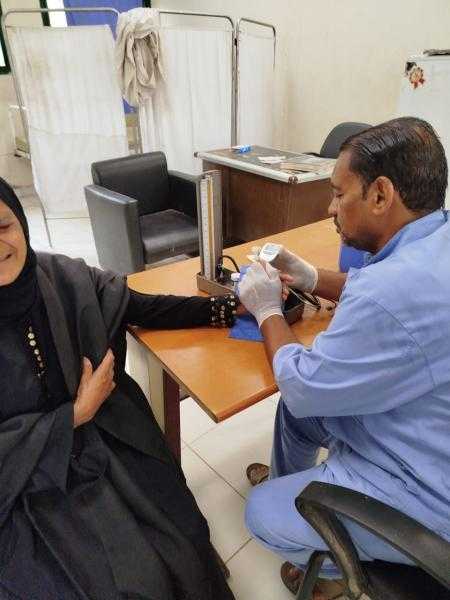 وكيل وزارة الصحة بالأقصر يتفقد وحدة الكرنك القديم الصحية وأعمال المبادرة الرئاسية ١٠٠ يوم صحة