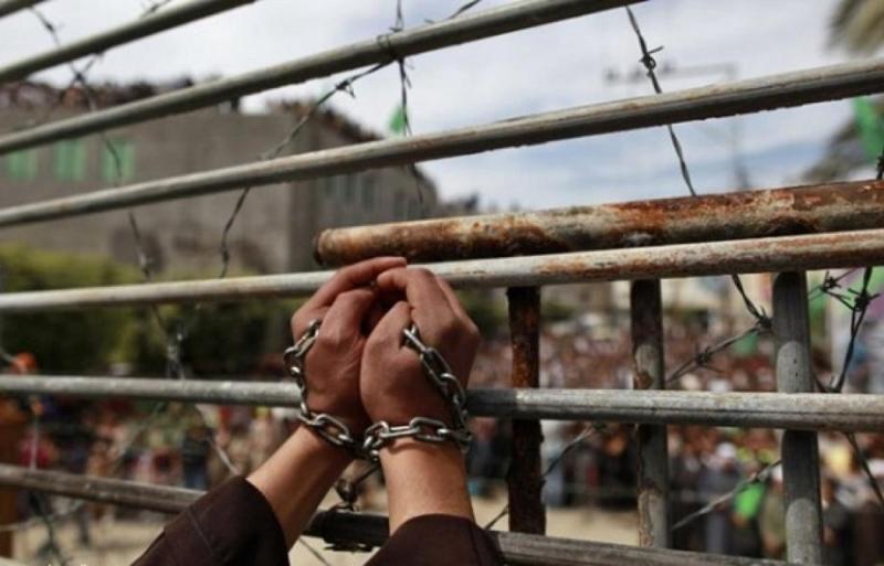 سلطات الاحتلال الإسرائيلي تفرج عن 6 معتقلين من قطاع غزة
