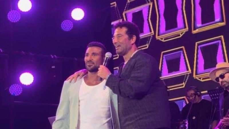 أحمد سعد يتألق في مهرجان مراسي برفقة شقيقه عمرو سعد
