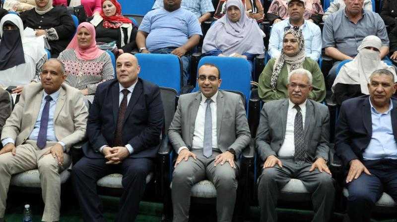 نائب محافظ الإسماعيلية يشهد افتتاح الدورة التدريبية لمديري المدارس بمسرح المدرسة الفنية التجريبية لتكنولوجيا المعلومات