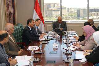 وزير الكهرباء يتابع إجراءات فصل المصرية لنقل الكهرباء والقابضة وفض التشابكات المالية