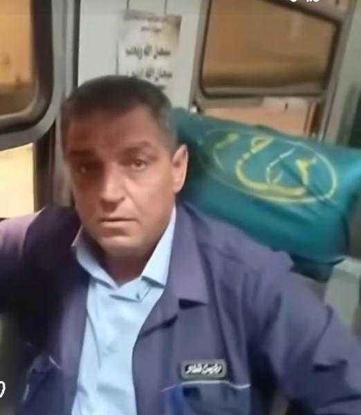 رئيس قطار يمنع راكبًا من السفر بسبب ارتدائه ”شورت”.. ومطالب بالتحقيق في الواقعة