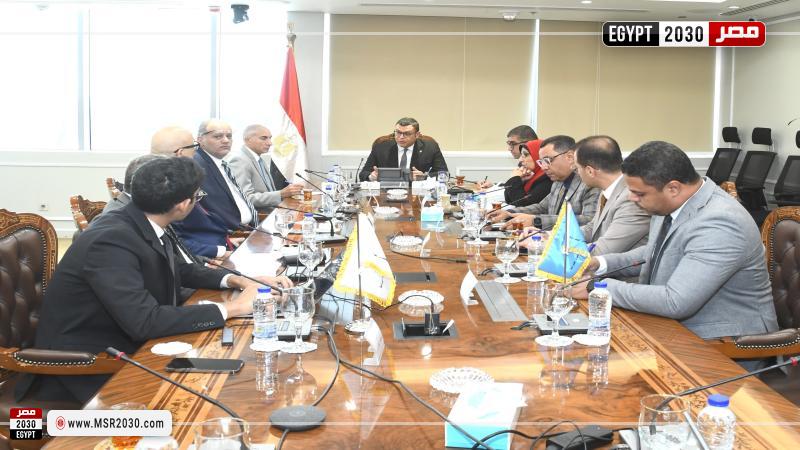 وزير الإسكان 
