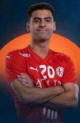 محافظ بورسعيد يهنئ لاعب نادى بورسعيد الرياضي عبد الرحمن أشرف لفوزه بجائزة أفضل جناح أيمن ببطولة العالم لكرة اليد للشباب