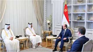 الرئيس السيسي يؤكد لرئيس وزراء قطر ضرورة عقد مؤتمر دولي لإعادة إعمار غزة