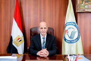 رئيس جامعة بني سويف يصدر قرارات بتجديد وتعيين 18 مديراً لوحدات ومراكز الجامعة