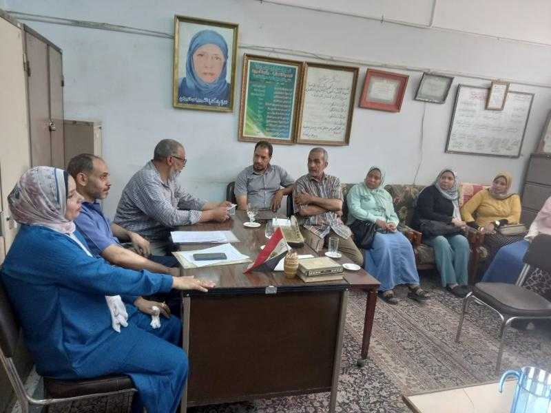 محافظ أسيوط: مديرية العمل تنظم ندوات حول حماية المرأة وتعزيز تكافؤ الفرص والمساواة في بيئة العمل