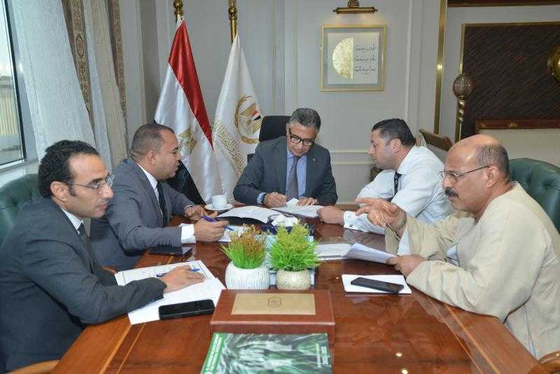 وزير التموين والتجارة الداخلية يلتقي بعدد من أعضاء مجلسي النواب والشيوخ