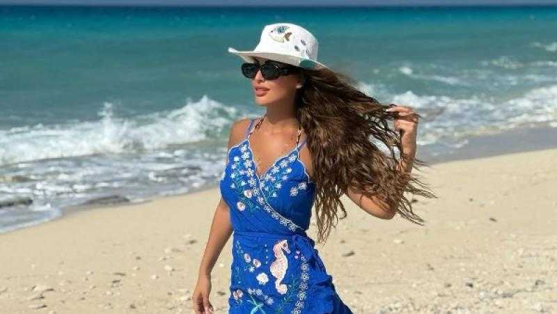 مي سليم تخطف الأنظار بإطلالة صيفية جديدة