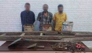 ضبط 3 أشخاص للتنقيب  عن الآثار داخل عقار بالخليفة